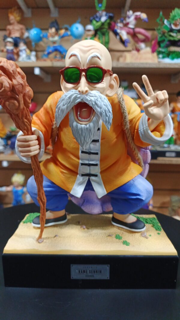 Maestro Roshi
Dragón Ball Z 
Tamaño:24cm