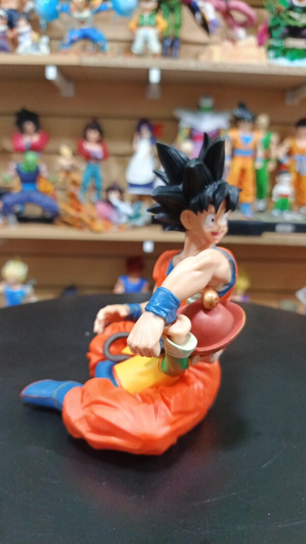 Goku y Gohan sentado
Dragón Ball Z 
Tamaño:16cm