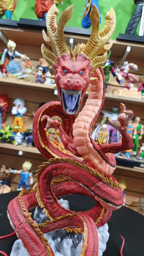 Shen long rojo 
Dragón Ball ?
Tamaño:35cm