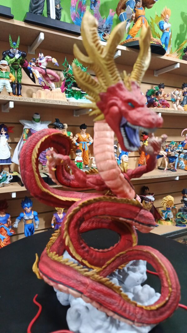 Shen long rojo 
Dragón Ball ?
Tamaño:35cm