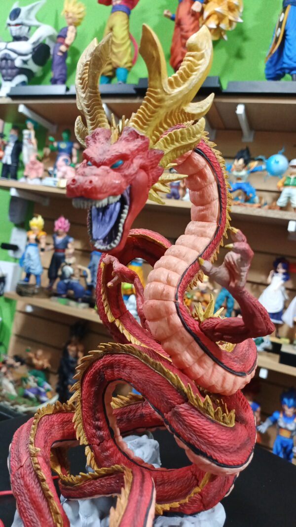 Shen long rojo 
Dragón Ball ?
Tamaño:35cm