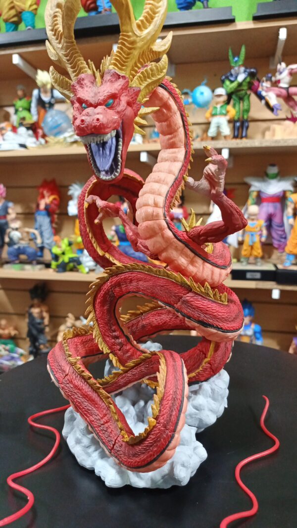 Shen long rojo 
Dragón Ball ?
Tamaño:35cm