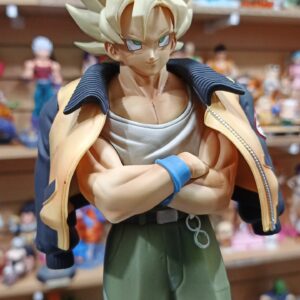 Goku chaqueta SSj 2
Dragón Ball Z 
Tamaño:31cm