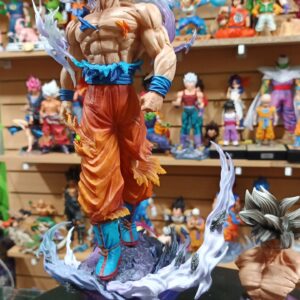 Goku ultra 
Dragón Ball Super
Tamaño:40cm
Busto 17cm