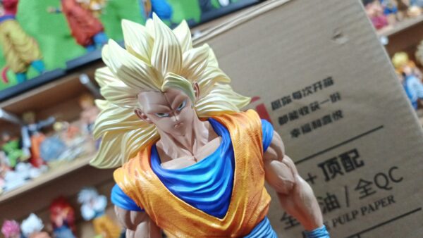 Goku face 3
Dragón Ball Z 
Tamaño:33cm