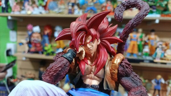 Gogeta face 4
Dragón Ball Gt
Resina 
Tamaño:27cm