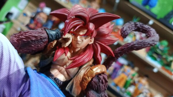 Gogeta face 4
Dragón Ball Gt
Resina 
Tamaño:27cm