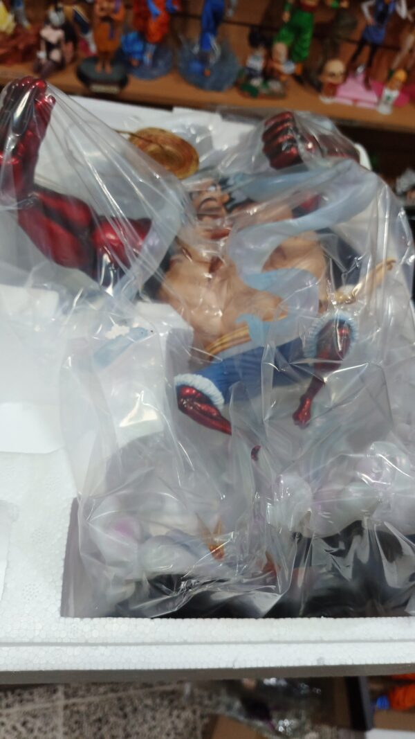 Luffy cuarta macha 
One Piece 
Tamaño:37cm