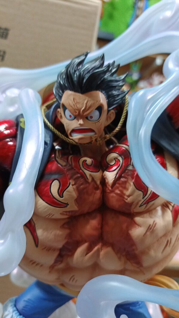 Luffy cuarta macha 
One Piece 
Tamaño:37cm