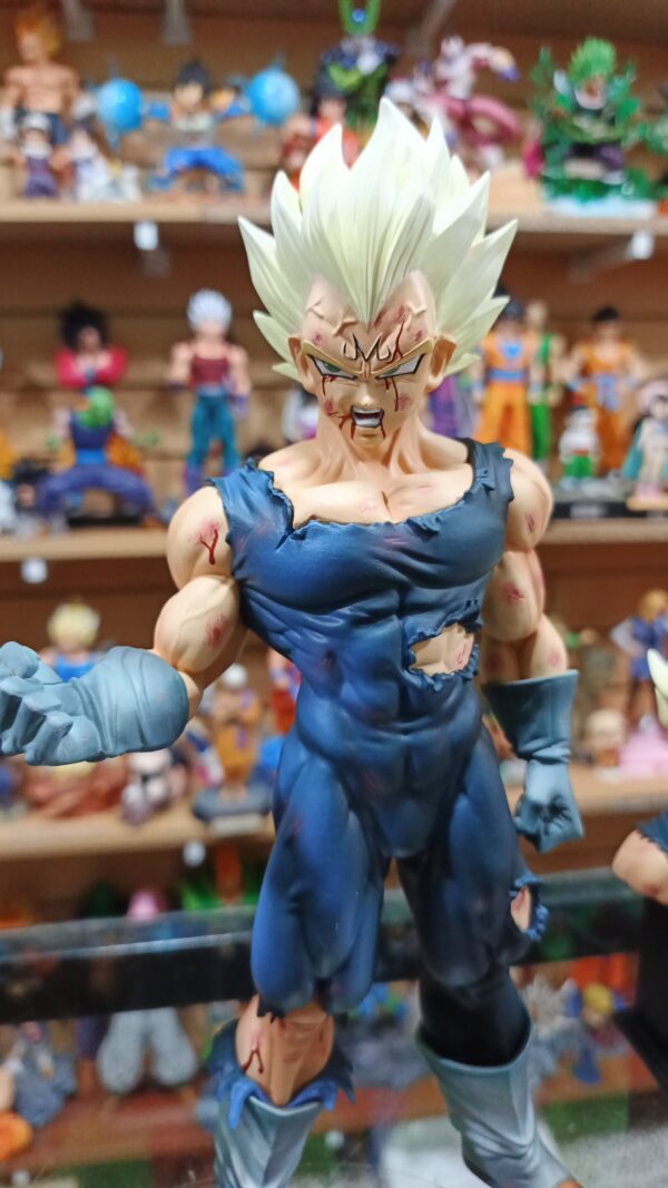 Vegeta Majin
marca VF
Dragón Ball Z 
Tamaño:28cm
Busto:17cm