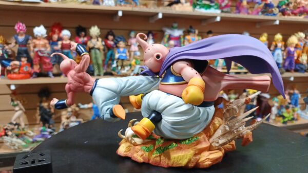 dragon ball majin buu vs kid buu 
Tamaño:17cm de alto 31 de ancho