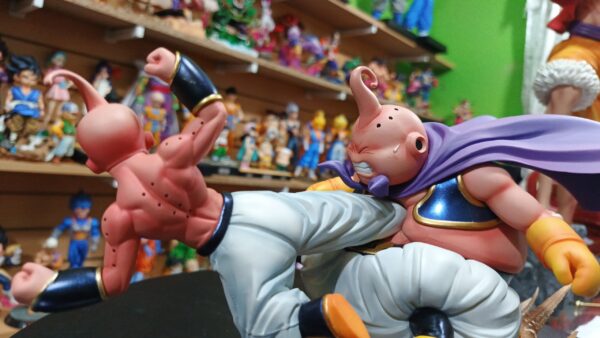 dragon ball majin buu vs kid buu 
Tamaño:17cm de alto 31 de ancho