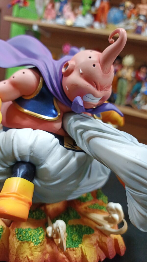 dragon ball majin buu vs kid buu 
Tamaño:17cm de alto 31 de ancho