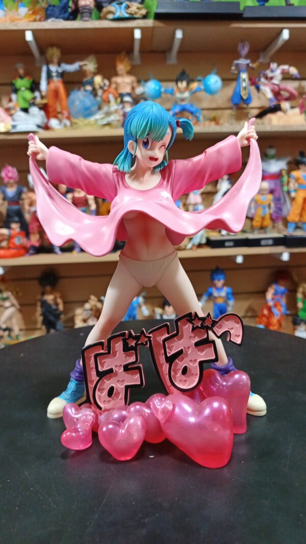 Bulma corazon
Dragón Ball Z 
Tamaño:14cm