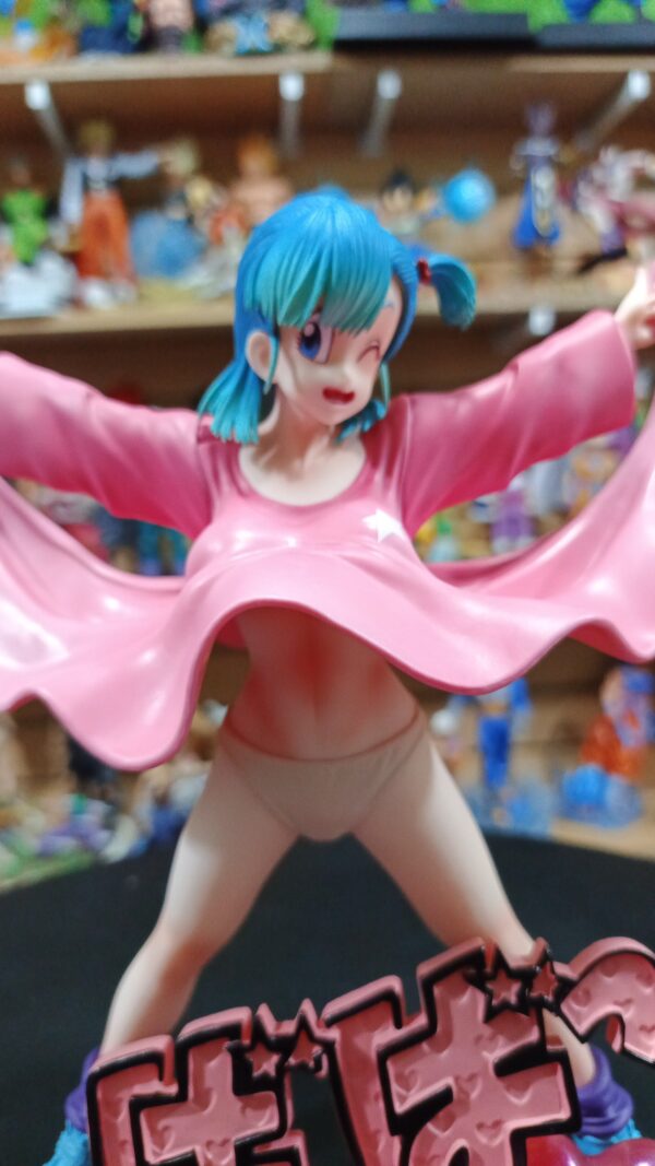 Bulma corazon
Dragón Ball Z 
Tamaño:14cm