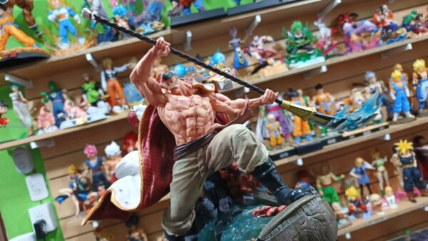 Shirohige
One Piece
Tamaño:41cm