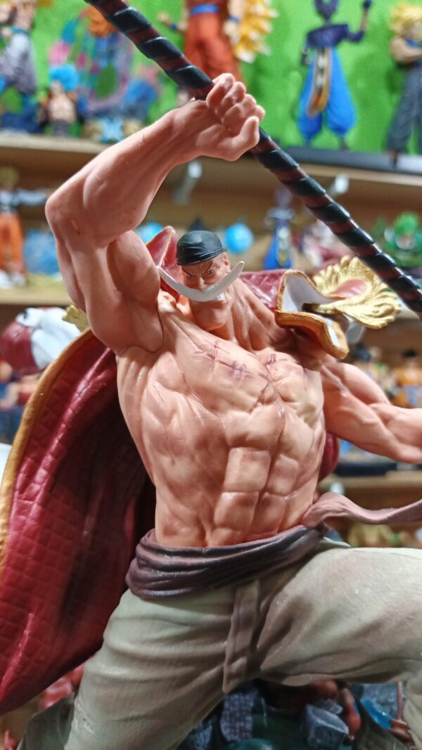 Shirohige
One Piece
Tamaño:41cm