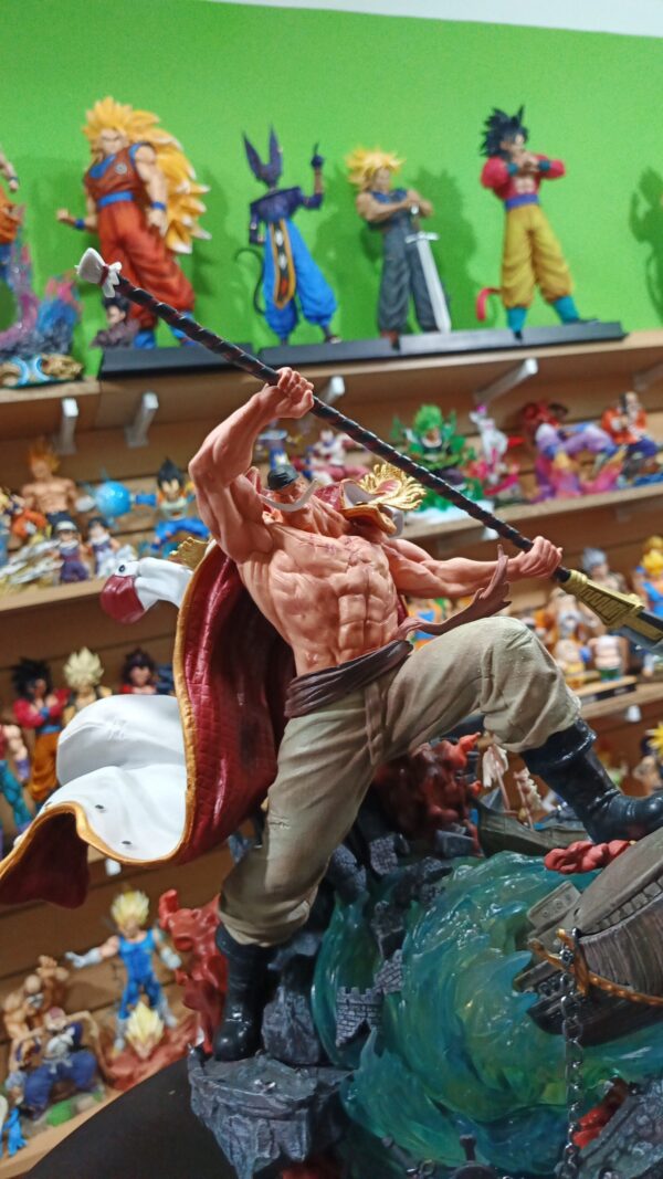 Shirohige
One Piece
Tamaño:41cm
