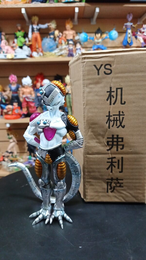 Freezer 
Dragón Ball Z 
Tamaño:22cm