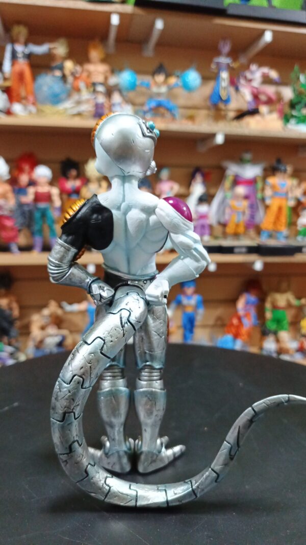 Freezer 
Dragón Ball Z 
Tamaño:22cm