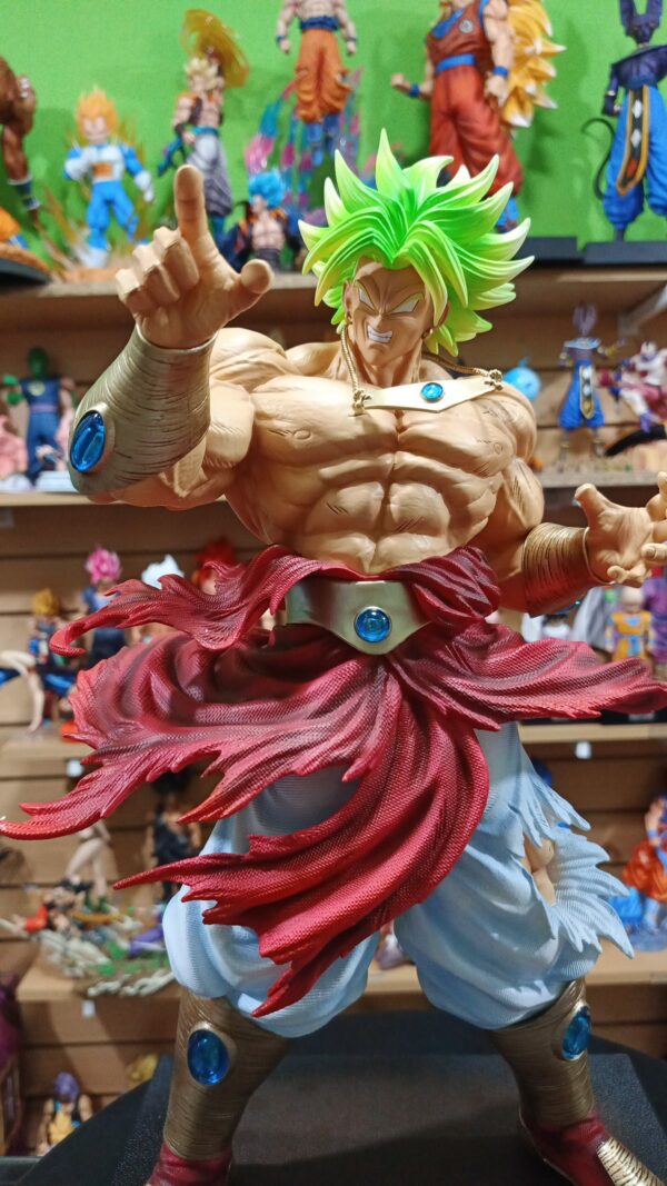 Broly
Dragón Ball Z 
Tamaño:47cm