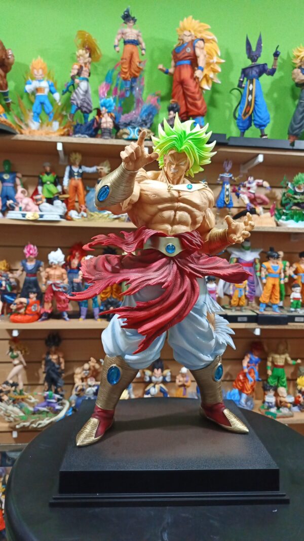 Broly
Dragón Ball Z 
Tamaño:47cm