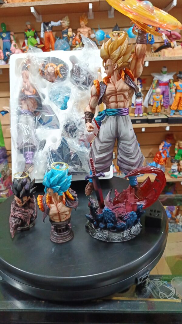 gogeta super
Dragón Ball Z 
Tamaño:45cm