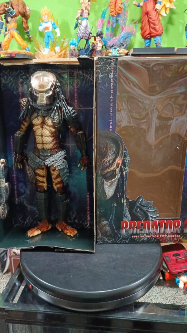 Predator Hunter city 
original 
Tamaño:1/6