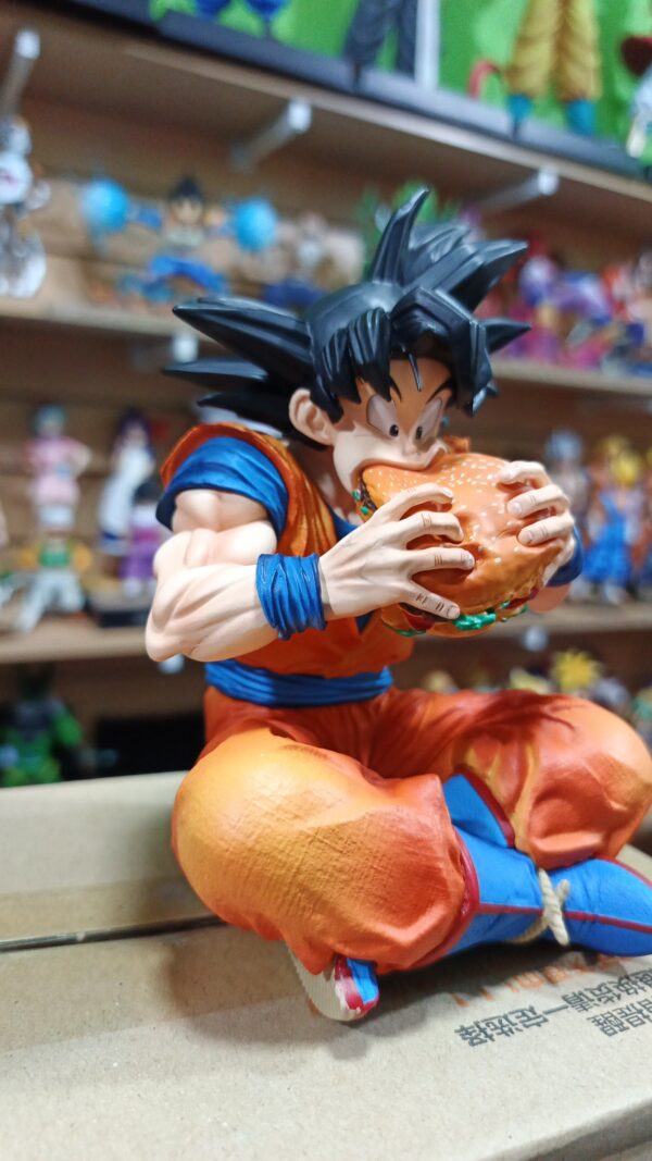 Goku y vegeta magdonal
Dragón Ball Z 
Tamaño:14cm
Promocionando a magdonal ni me pagan por eso 🥲