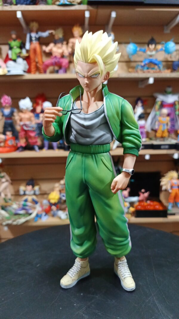 Gohan facha ?
Dragón Ball Z 
Tamaño:30cm