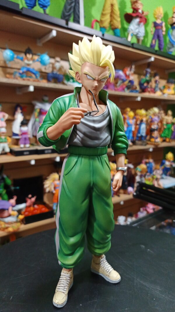Gohan facha ?
Dragón Ball Z 
Tamaño:30cm