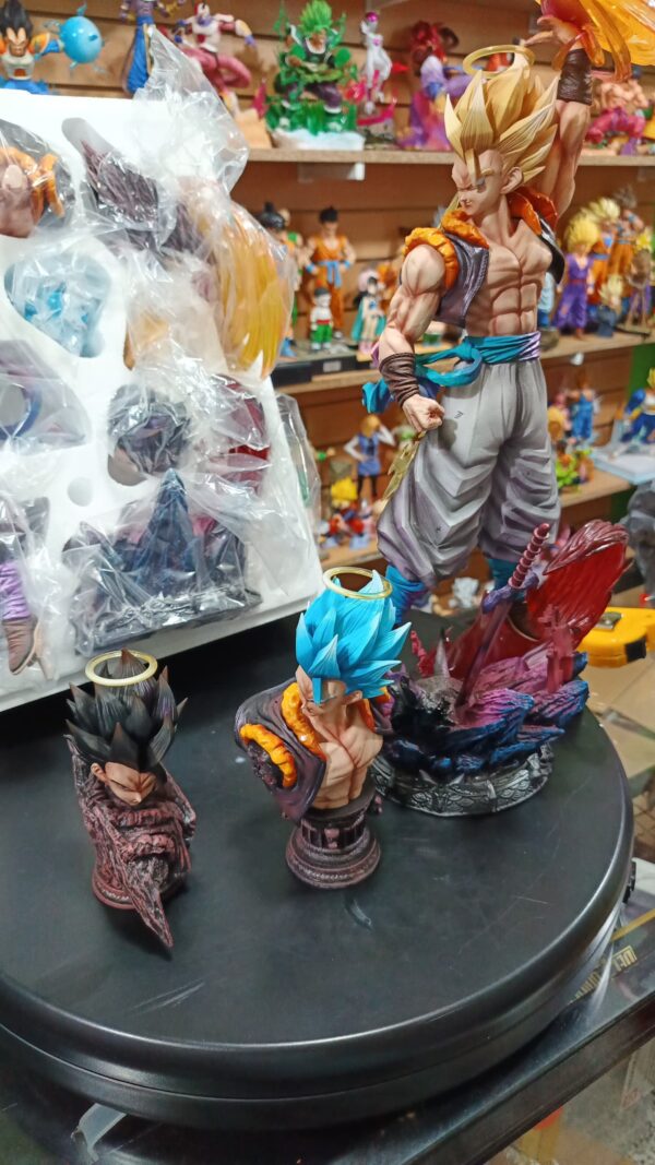 gogeta super
Dragón Ball Z 
Tamaño:45cm