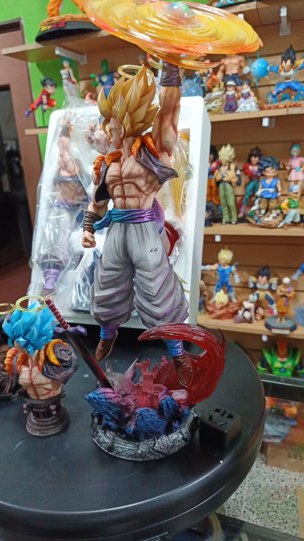 gogeta super
Dragón Ball Z 
Tamaño:45cm