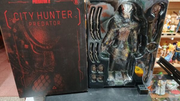 Predator 
City Hunter sin máscara 
Tamaño:36cm