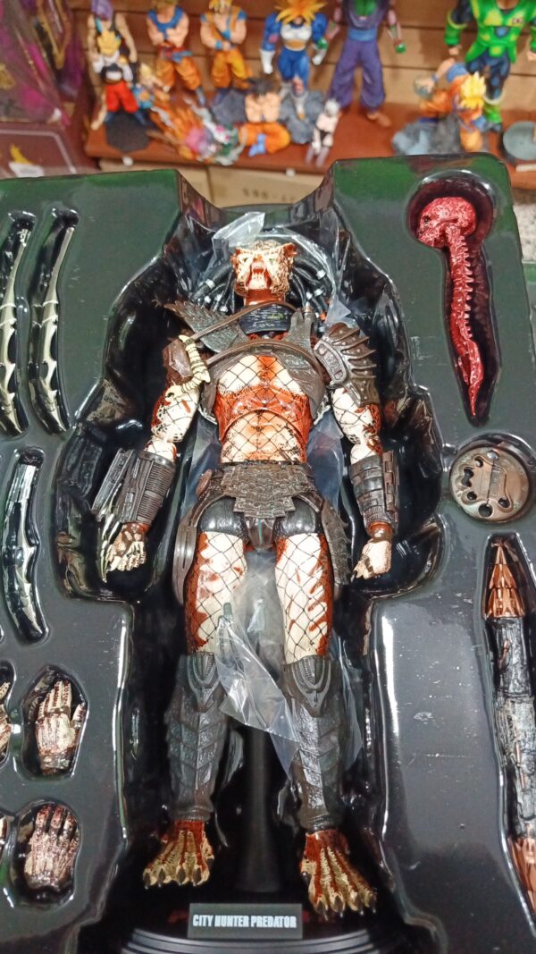 Predator 
City Hunter sin máscara 
Tamaño:36cm