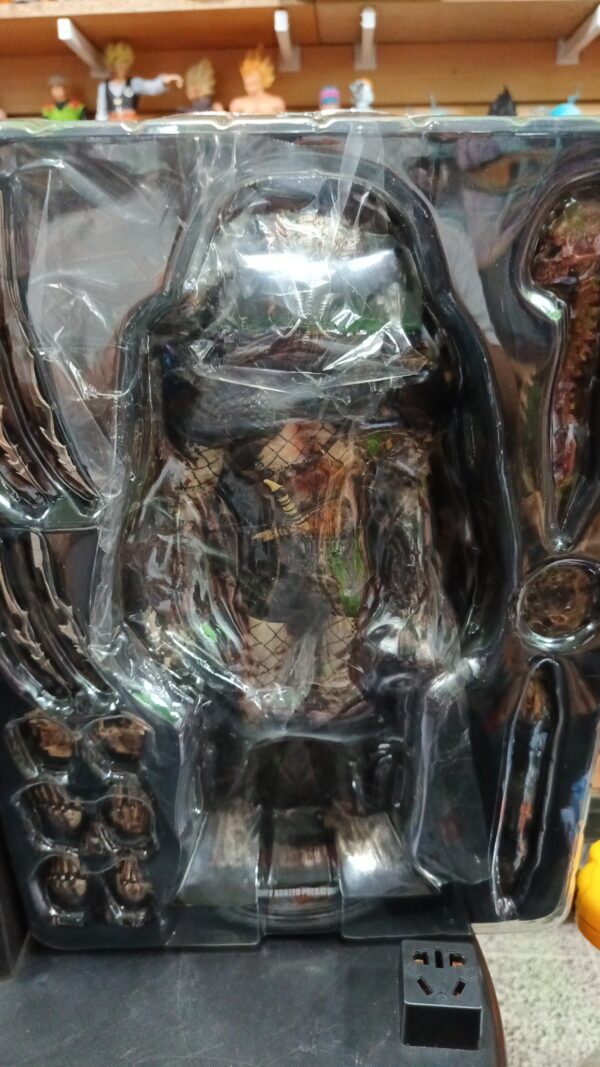 Predator
Hunter city con mascara 
Tamaño 36cm