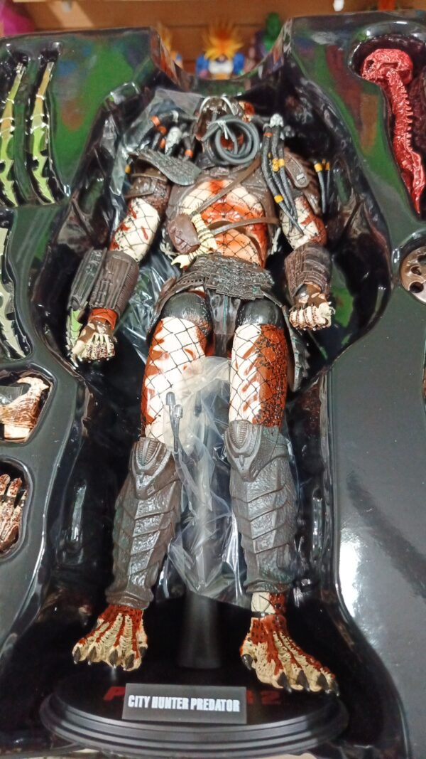 Predator
Hunter city con mascara 
Tamaño 36cm