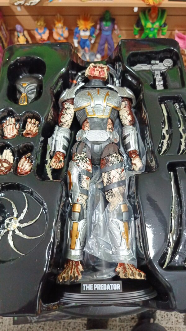 Predator
Elder completo
Tamaño 36cm