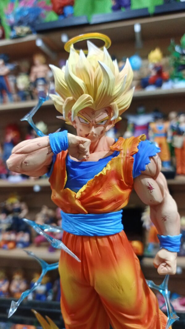 Goku sj2
Dragón Ball Z 
tamaño:35cm