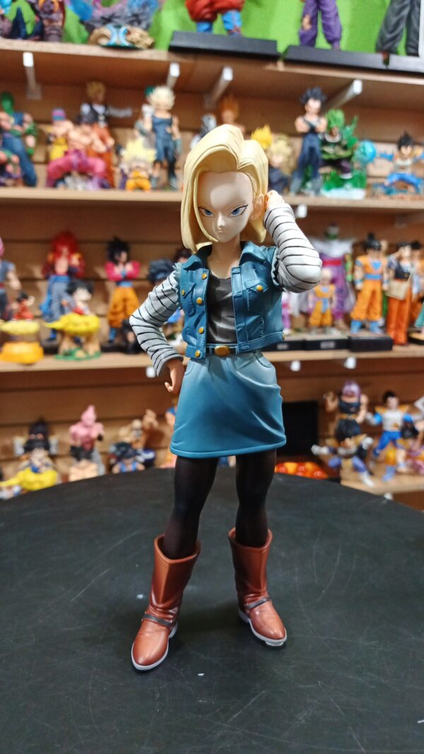 Androide 18 VF
Dragón Ball Z
Tamaño:27cm
