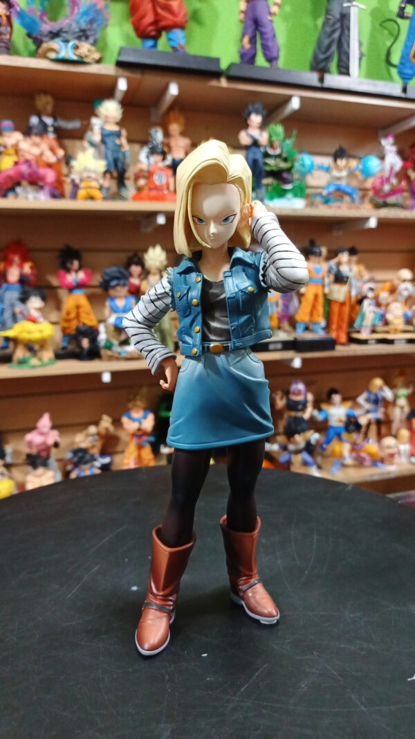 Androide 18 VF
Dragón Ball Z
Tamaño:27cm