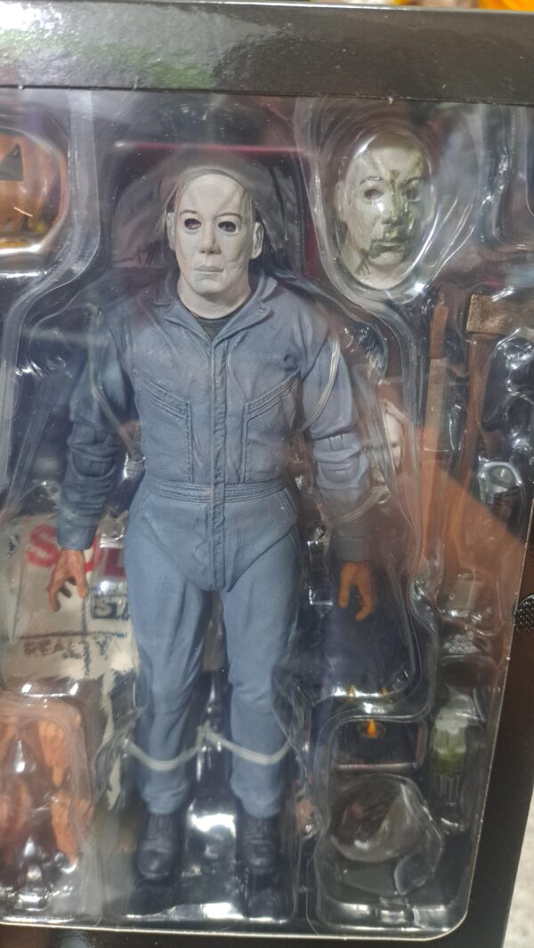 HALLOWEN MICHAEL MYERS 
ORIGINAL NECA 
THE CURSE OF MICHAEL MYERS