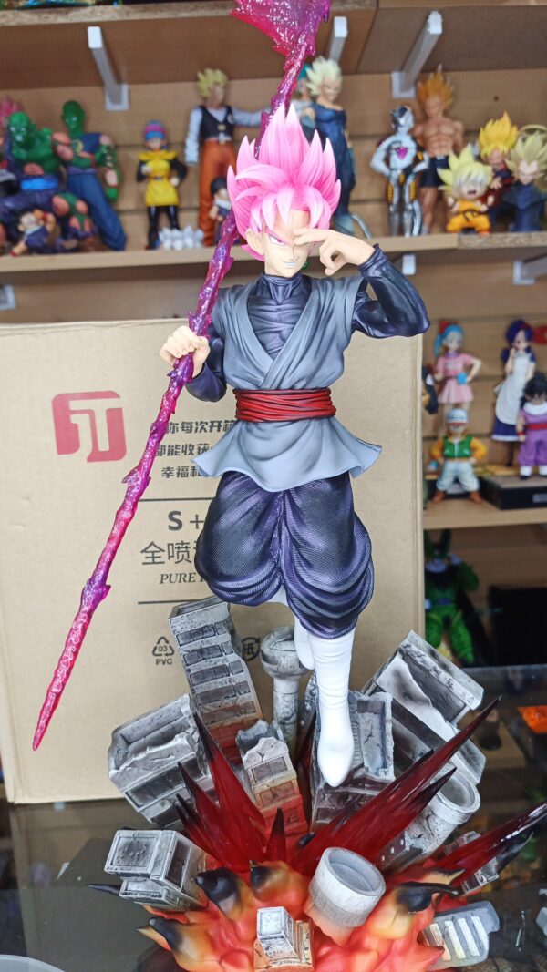 Goku rose     JT studios 
Dragón Ball Super 40cm altura 
precio 5 mil