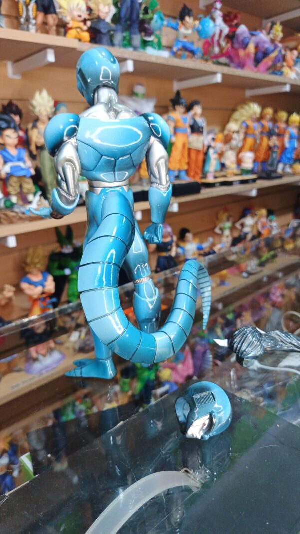 Metal cooler 
Dragón Ball Z 
Tamaño:29cm