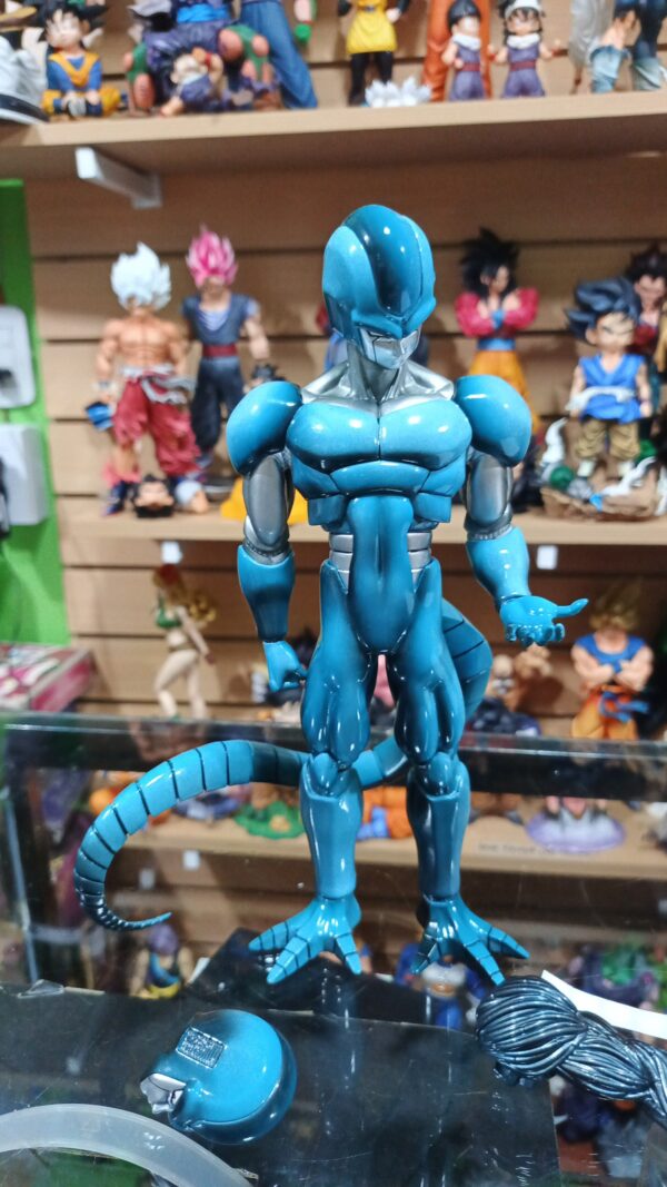 Metal cooler 
Dragón Ball Z 
Tamaño:29cm