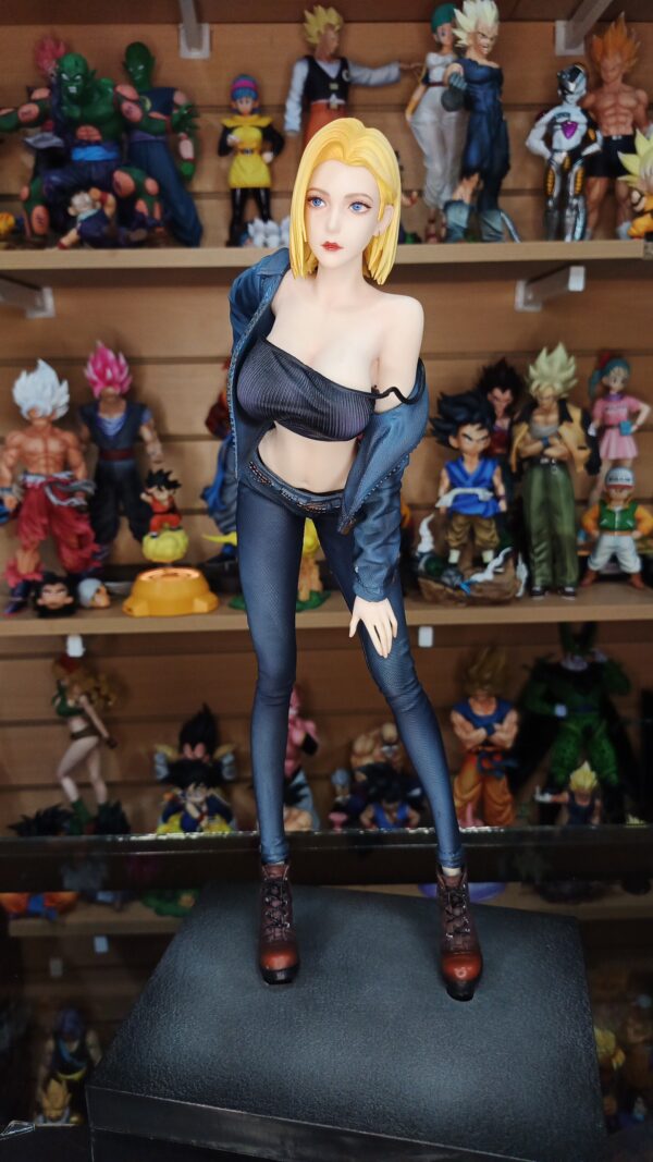 Androide 18
Dragón Ball Z 
Tamaño:41cm