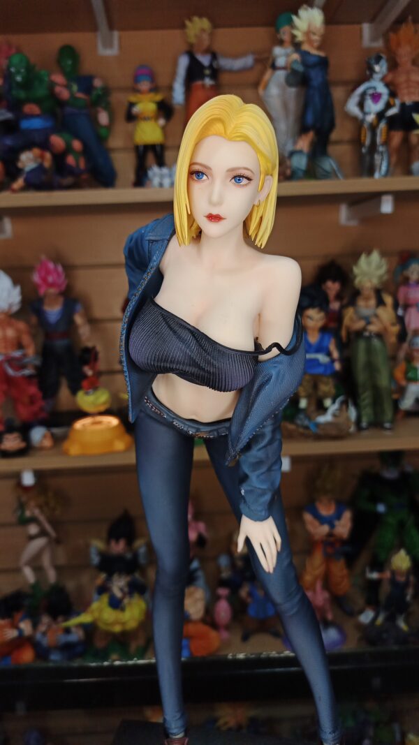 Androide 18
Dragón Ball Z 
Tamaño:41cm