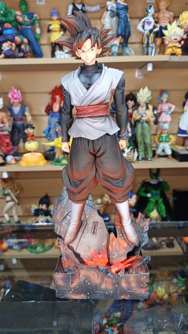 Goku black 
Dragón Ball Super 
Tamaño:38cm