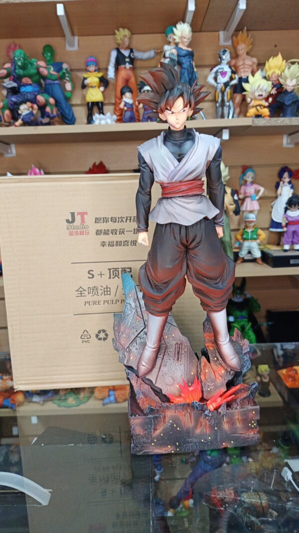 Goku black 
Dragón Ball Super 
Tamaño:38cm