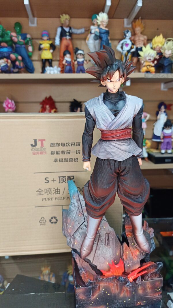 Goku black 
Dragón Ball Super 
Tamaño:38cm